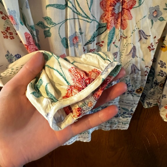 Old Navy Flowy Floral Blouse - Picture 3 of 3